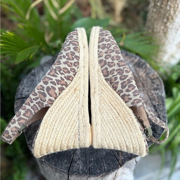 Chico's Leopard Print Espadrille Wedge Sandals Size 10 - Picture 7 of 8